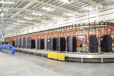 五星红旗在印度“德干女王”列车升起，空调问题引关注